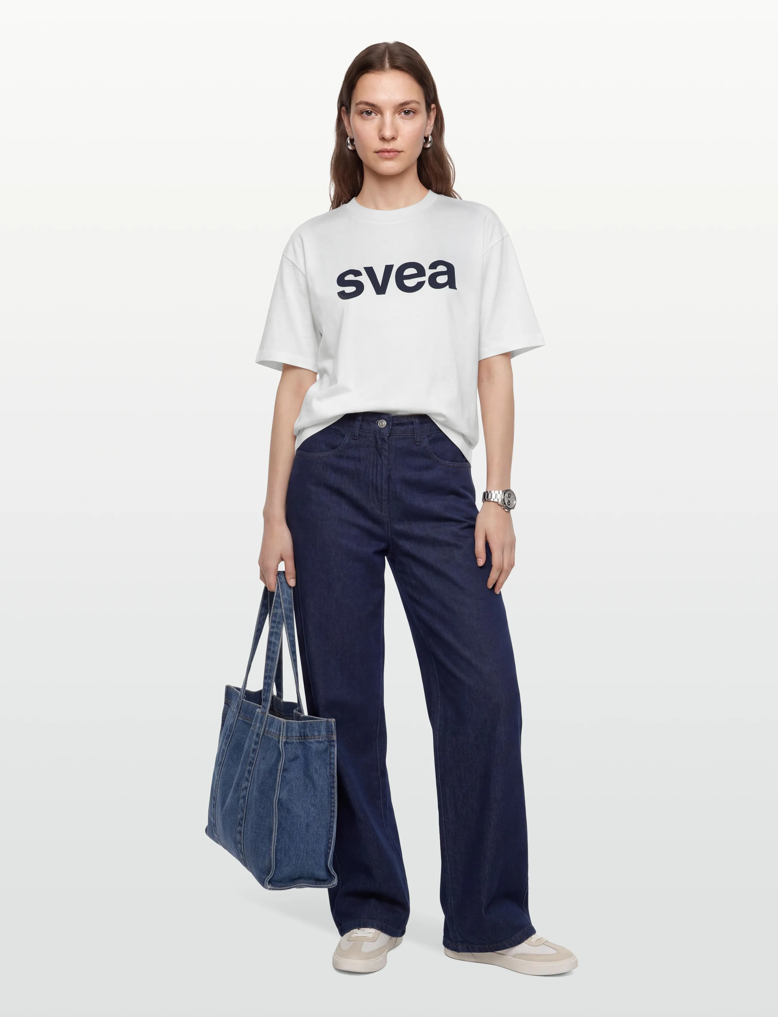 Svea Swaustin Boxy Logo Ss T-Shirt, XS, T-shirts & Oberteile, Weiß - Short-sleeved, Frauen