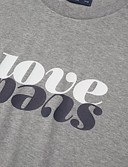 Svea - Svea Printed Love Tee - t-shirts - grey melange - 2