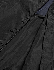 Svea - U. Dark Windbreaker Jacket - tuulitakit - black - 6