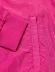 Svea - U. Dark Windbreaker Jacket - windjacks - bright pink - 3