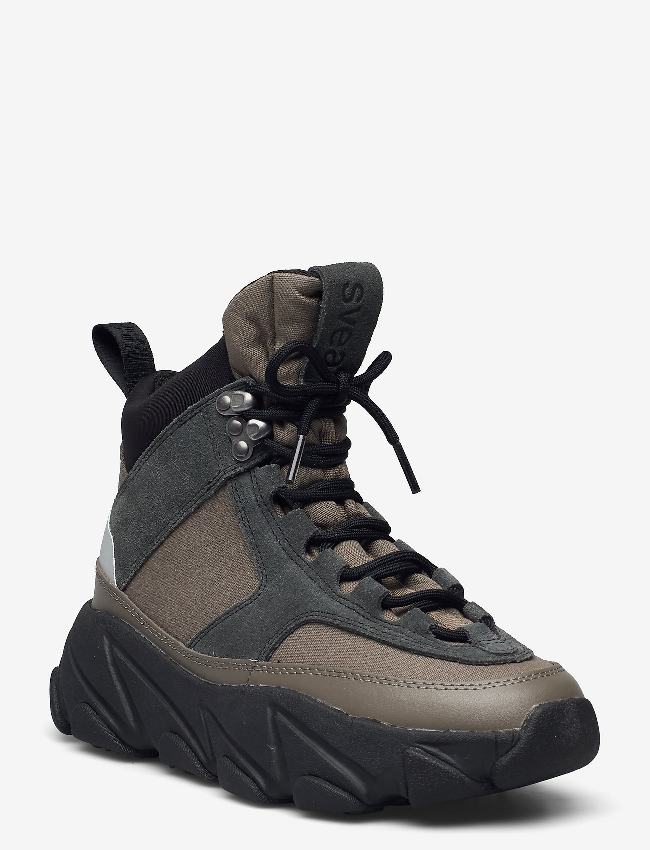 svea fire sneaker boots