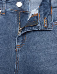 Svea - W. Perfect Straight Denim - straight jeans - blue denim - 3