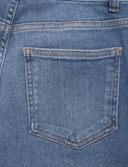 Svea - W. Perfect Straight Denim - raka jeans - blue denim - 4