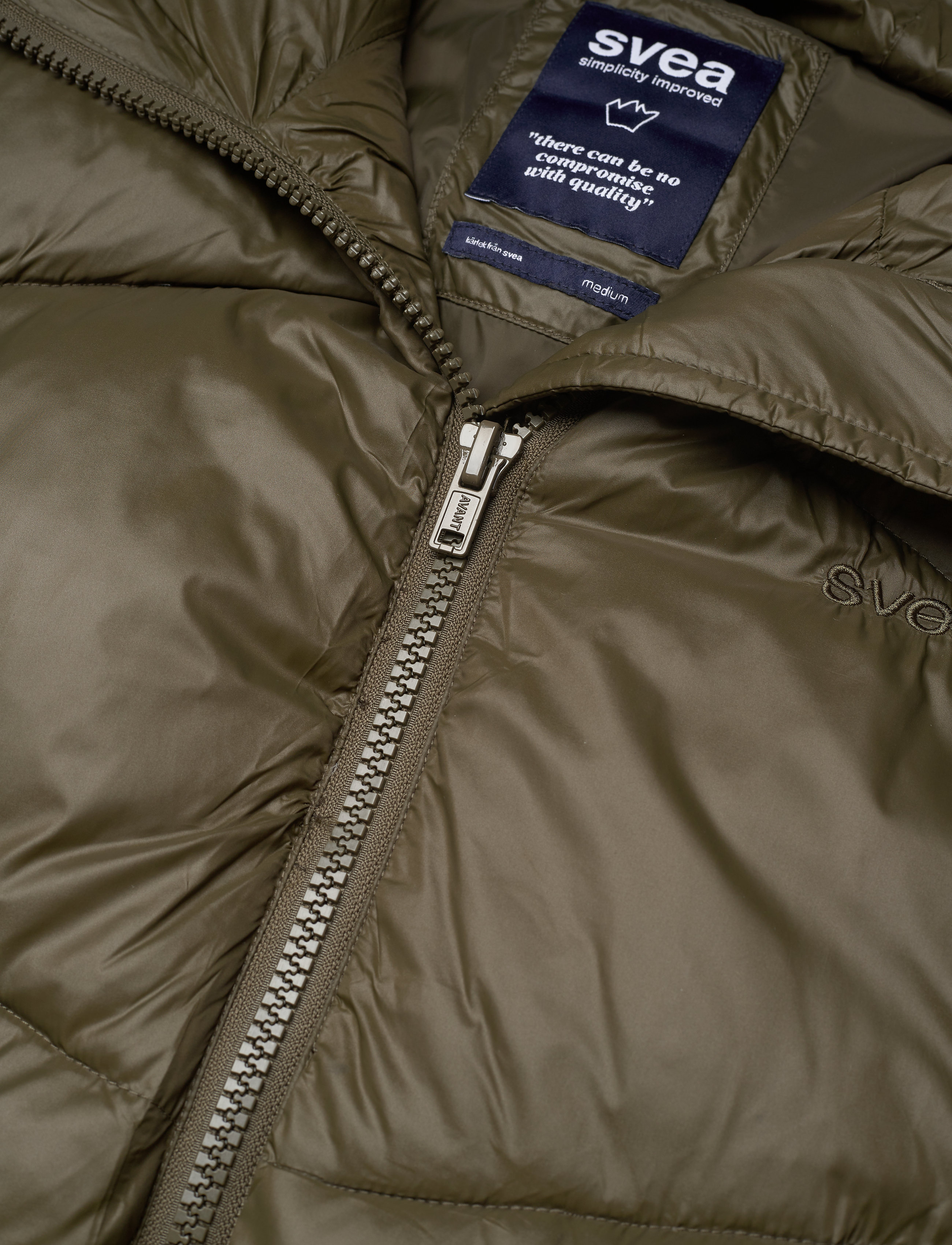 Svea - W. Mid Length Shiny Jacket - army green - 2