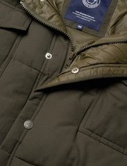 Svea - K. Chest Pocket Parka - insulated jackets - army green - 3