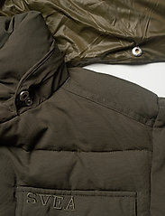 Svea - K. Chest Pocket Parka - insulated jackets - army green - 4