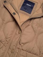 Svea - W. Quilted Jacket - spring jackets - khaki - 3