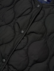 Svea - W. Mid Length Quilted Jacket - frühlingsjacken - black - 4