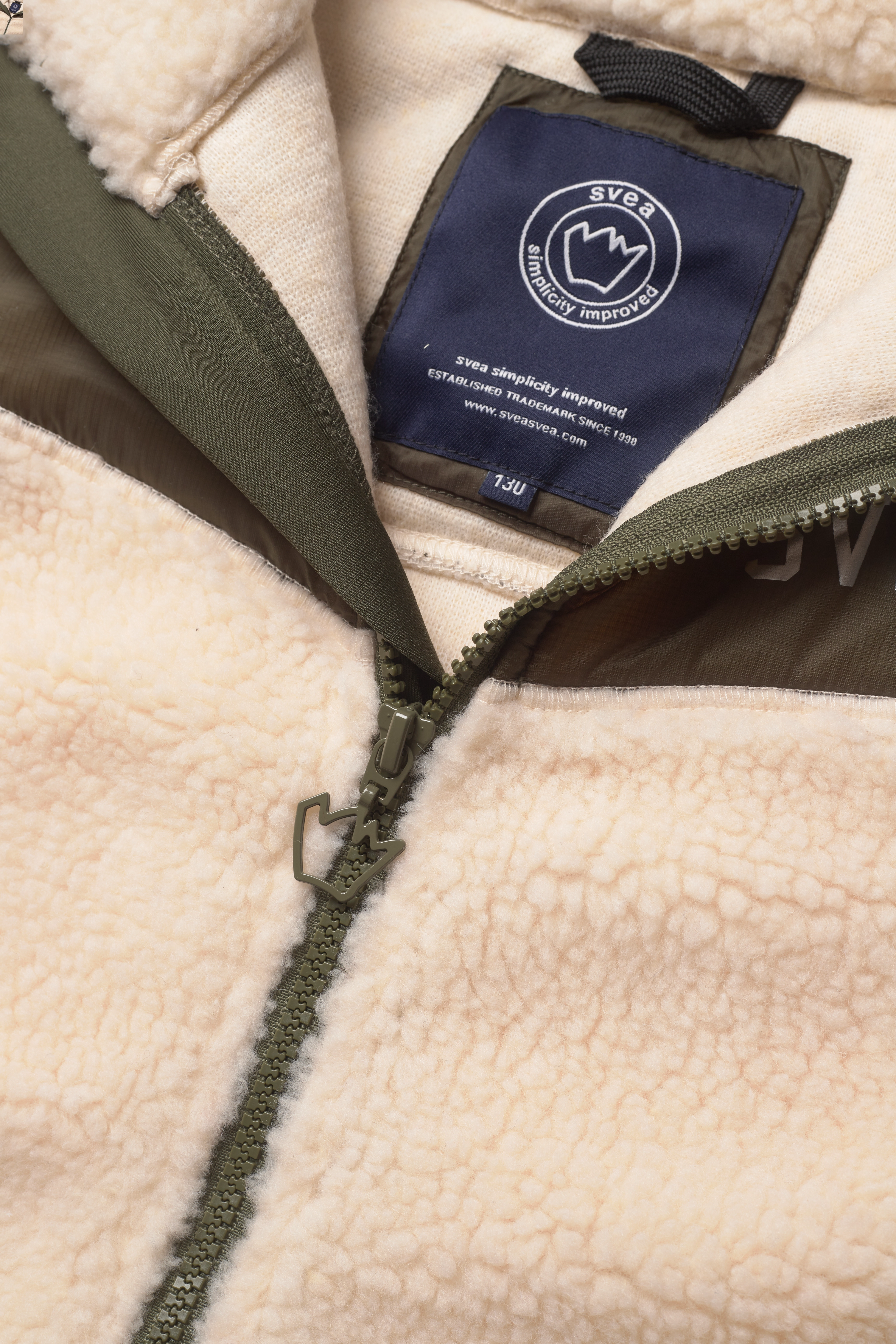 Svea - K. City Hike Pile Jacket - offwhite - 3