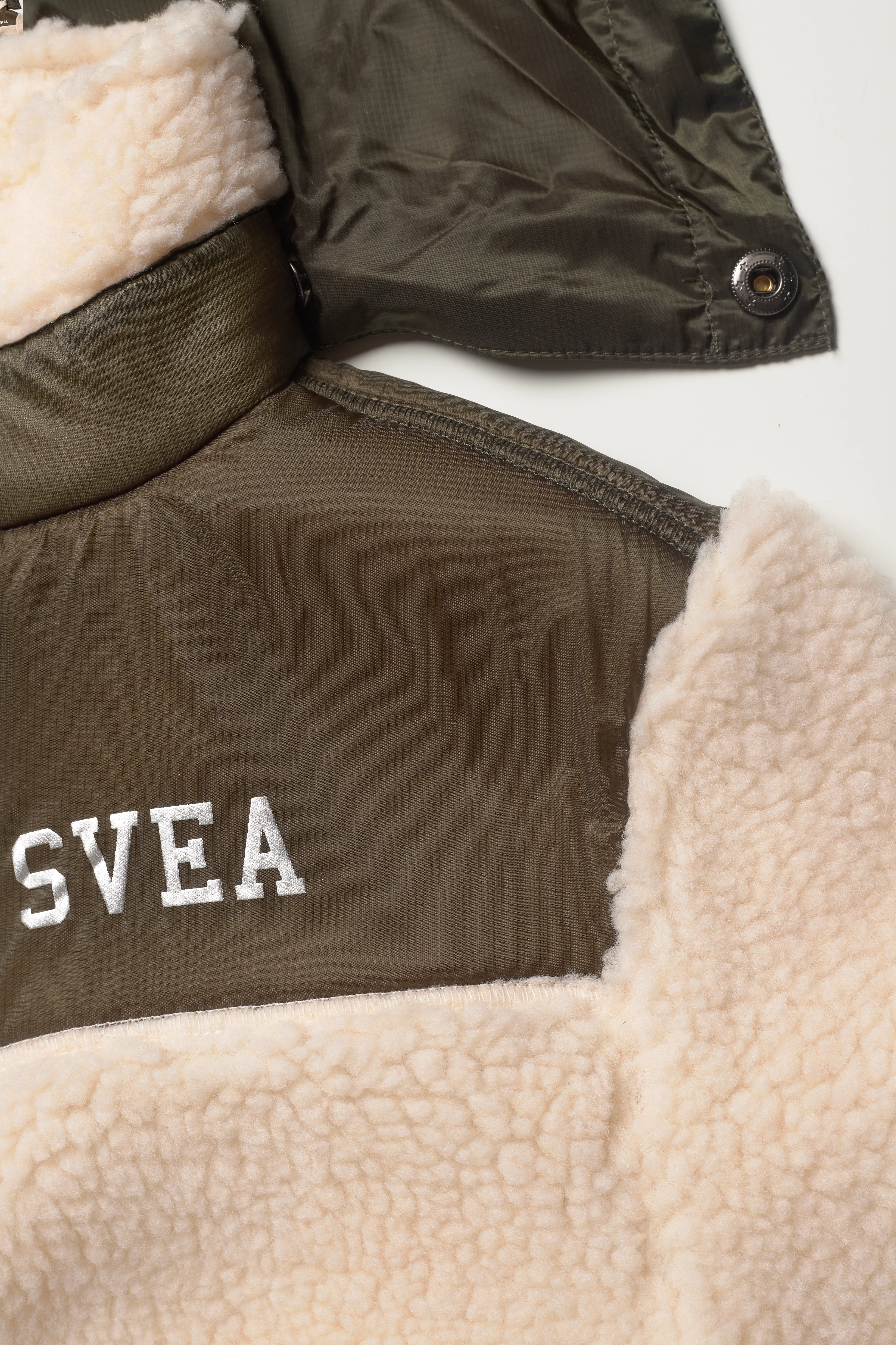 Svea - K. City Hike Pile Jacket - offwhite - 4