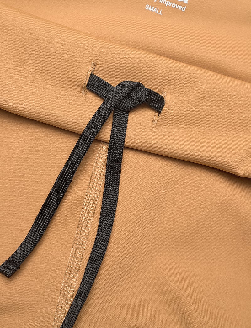Svea - W. Sporty Seam Shorts - 1/2 pikkus - khaki - 3