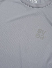 Svea - W. Sporty Singlet - sleeveless tops - light grey - 2
