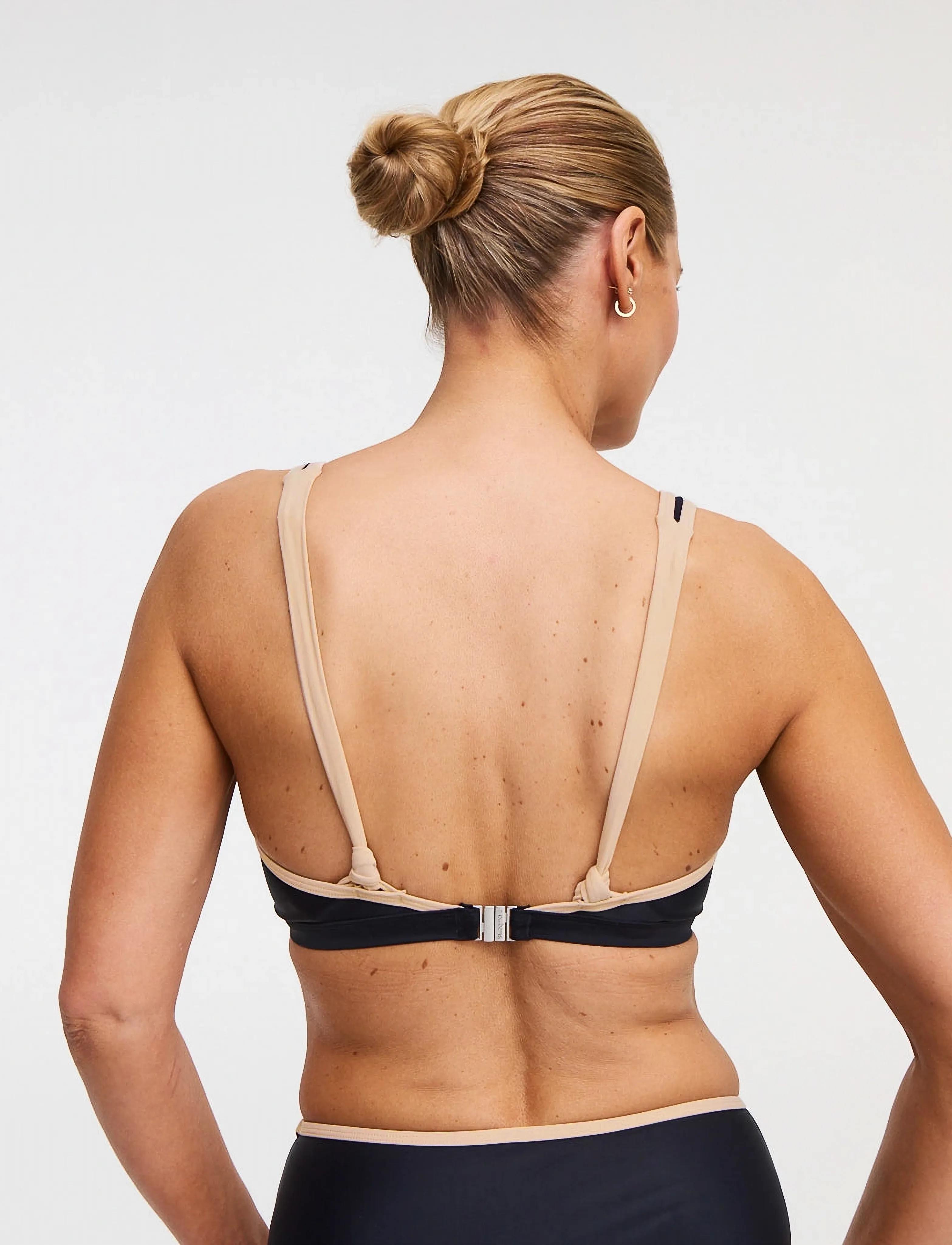 Swegmark - MAUI HALTERNECK BIKINI BRA - dreieck-bikini-oberteile - black/beige - 5
