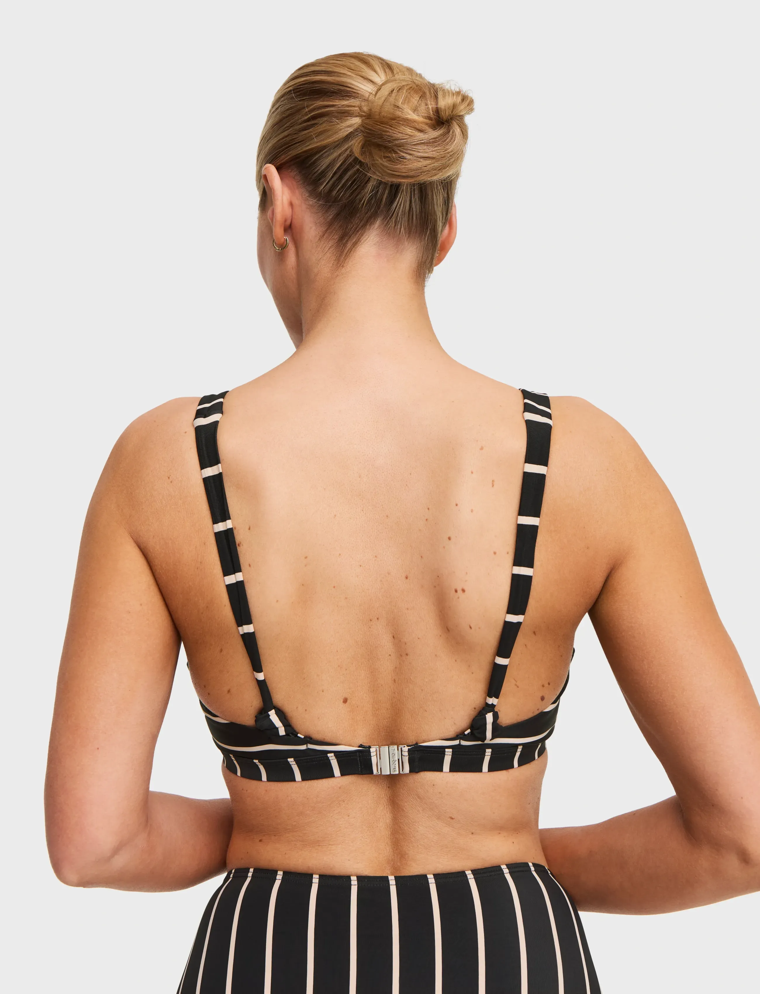 Swegmark - MAUI HALTERNECK BIKINI BRA - kolmnurksed bikiinide ülaosad - black/beige stripe - 4