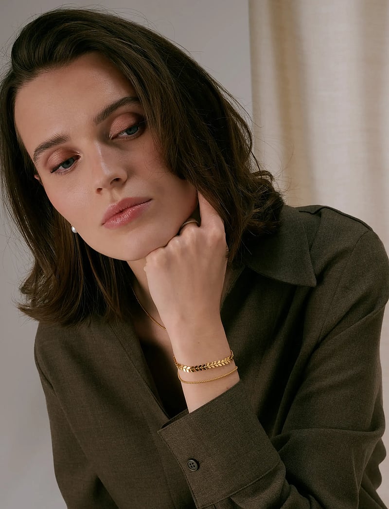 Syster P - Sheer Doria Bracelet Gold - kædearmbånd - gold - 0