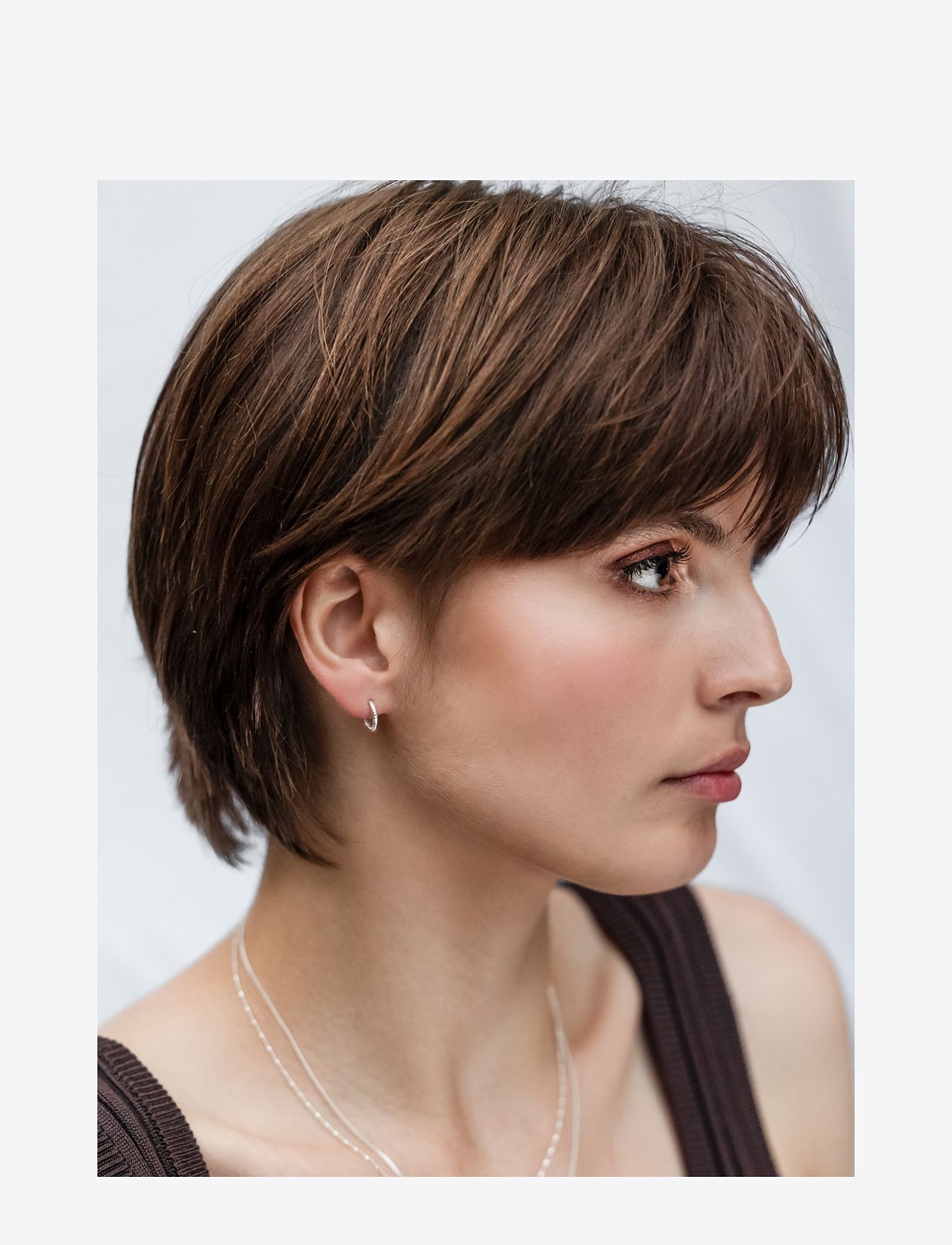 Syster P - Beloved Twisted Small Hoops Gold - creoler & hoops - silver - 0