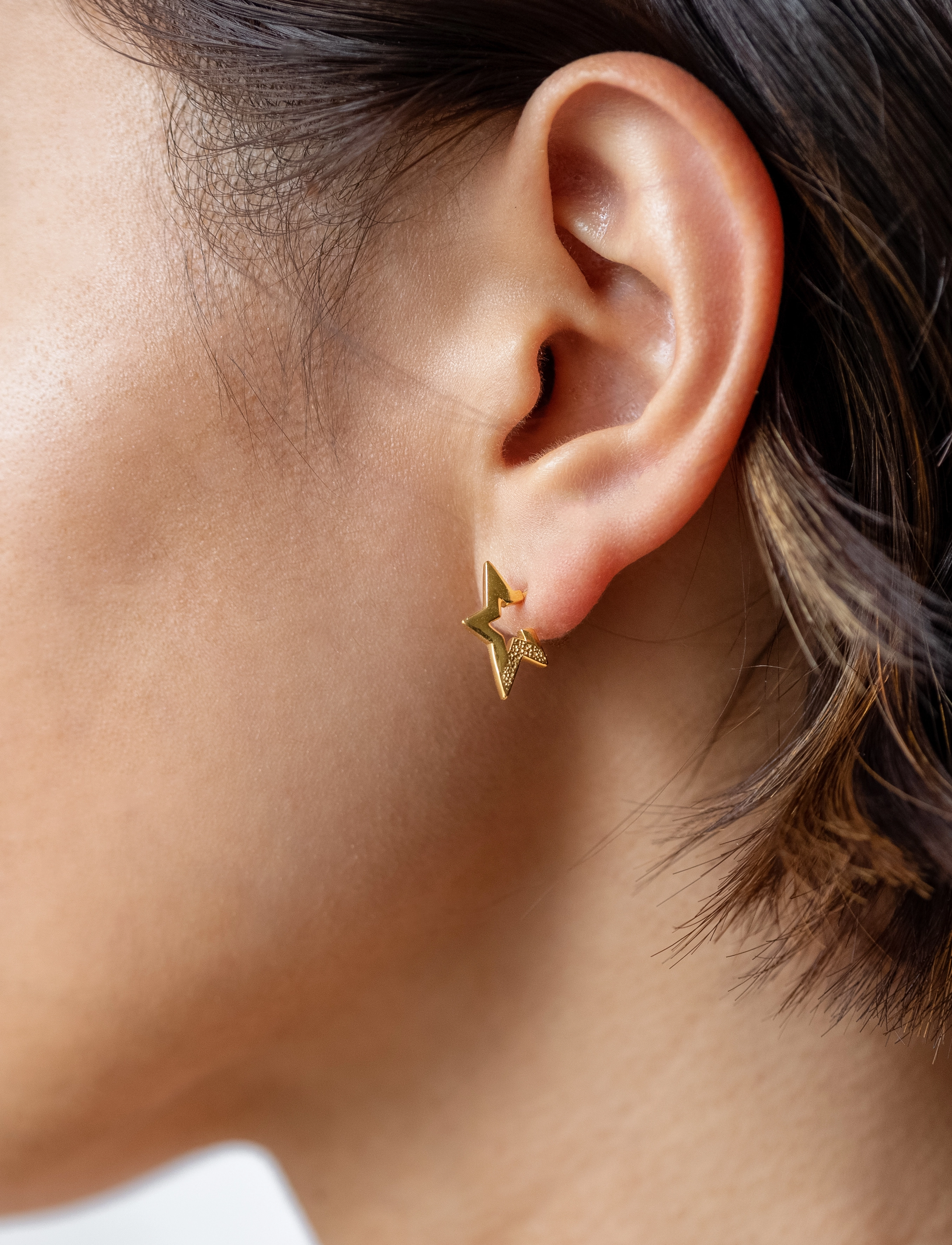 Syster P - Megastar Small Earrings Gold - gold - 3