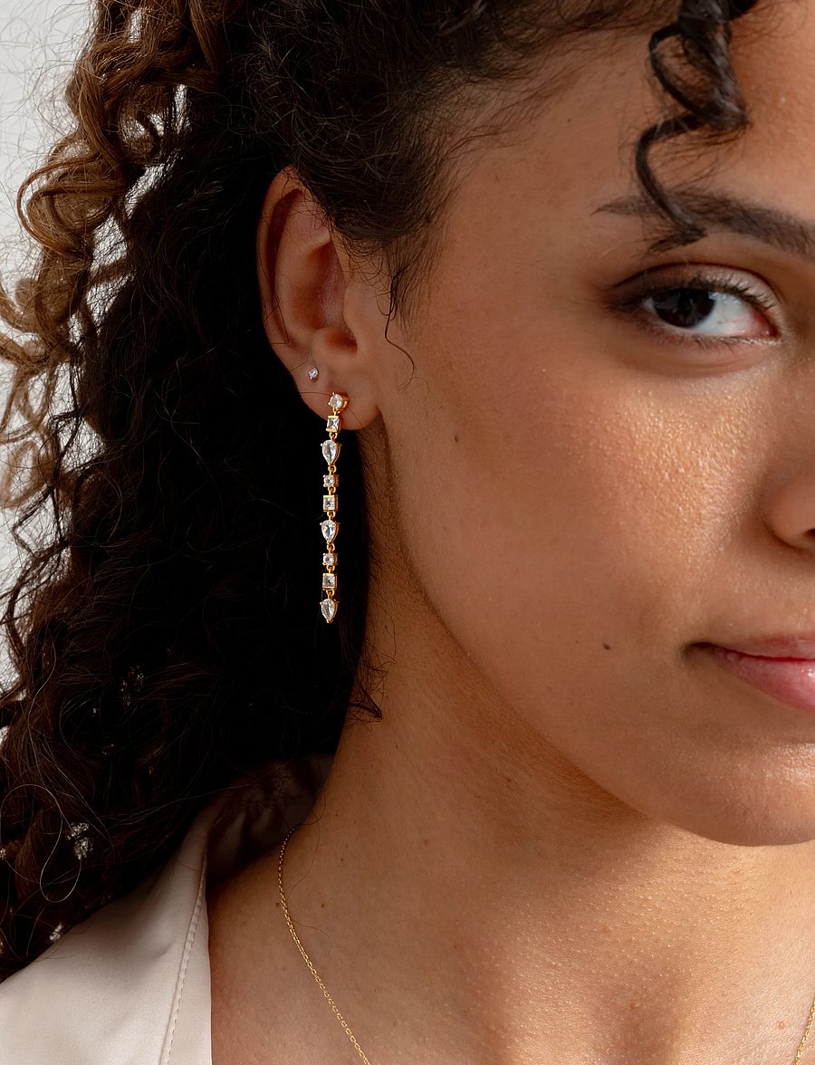 Syster P - Pam Long Earrings Gold - gold - 0