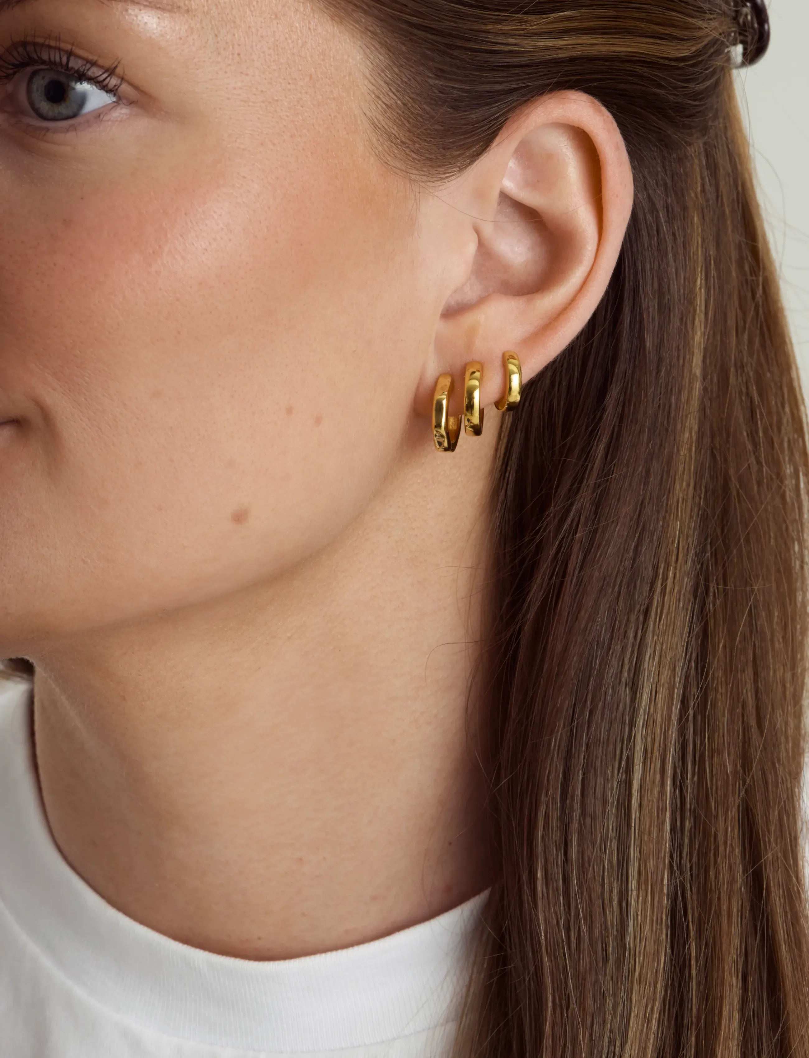 Syster P - Cavelle Structured Hoops Gold - hoops - gold - 0