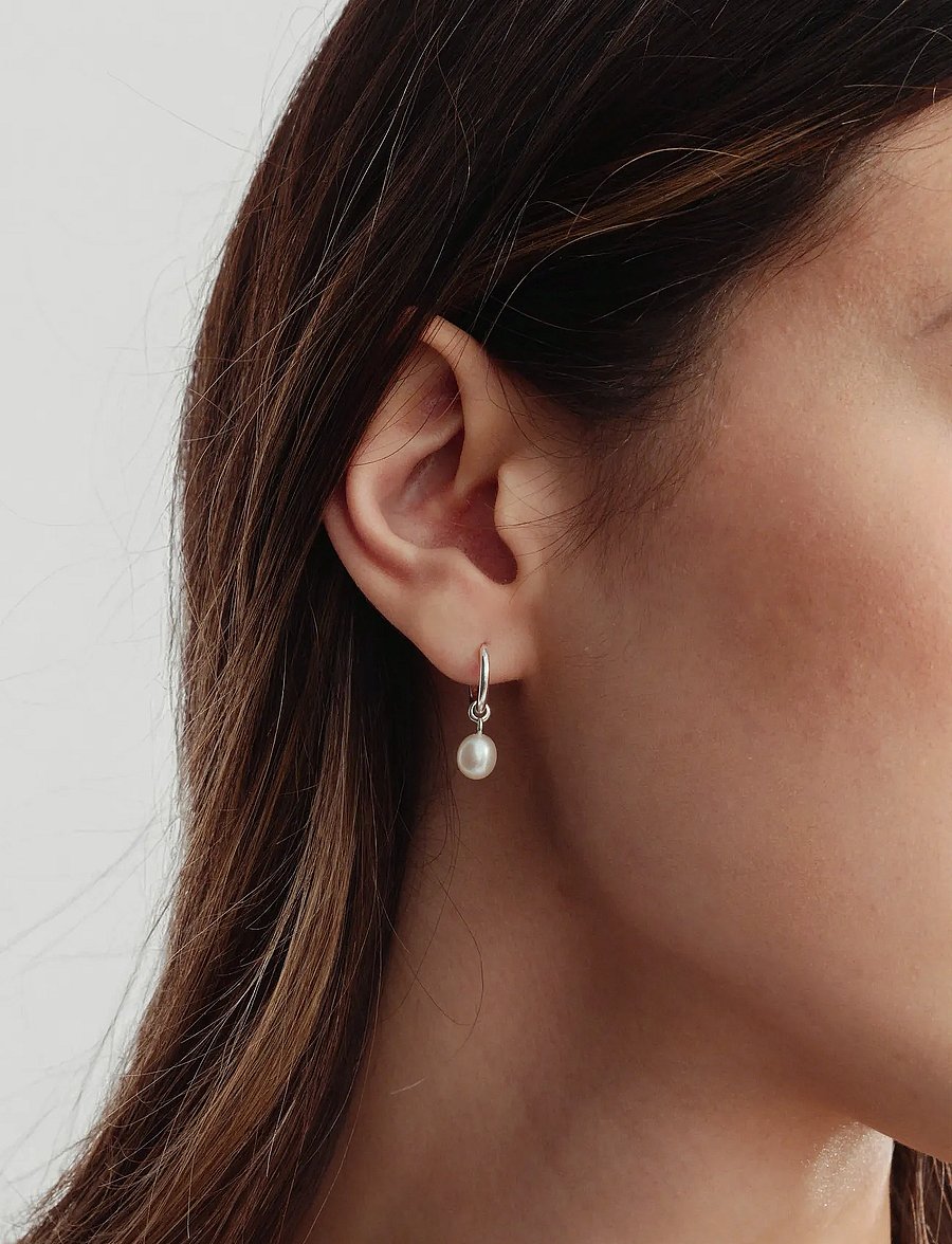 Syster P - Treasure Pearl Hoops Silver - pärlitega kõrvarõngad - silver - 0