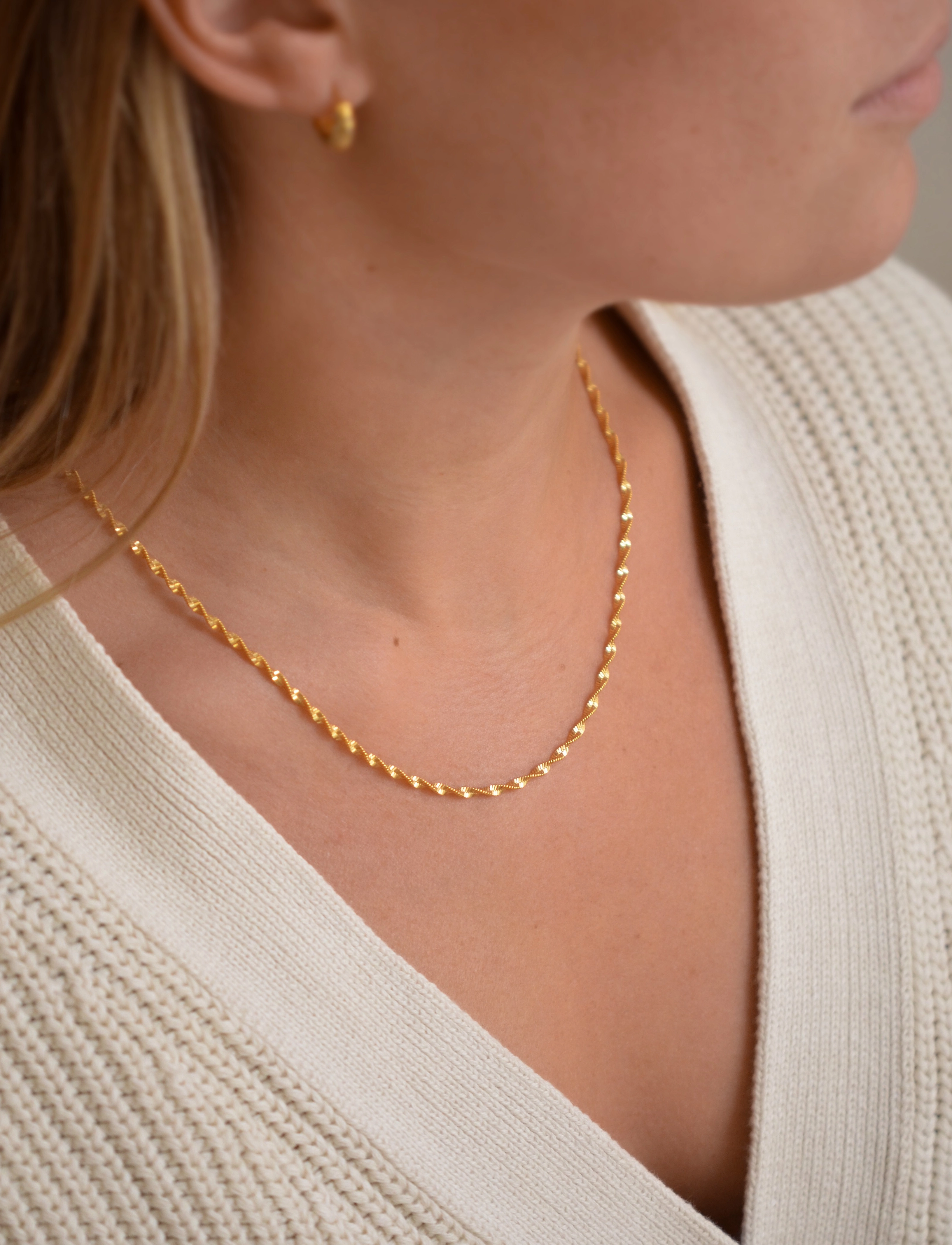 Syster P - Herringbone Twisted Necklace - chain necklaces - gold - 1