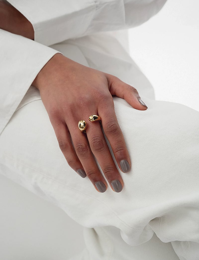 Syster P - Bolded Drops Ring Gold - gold - 0