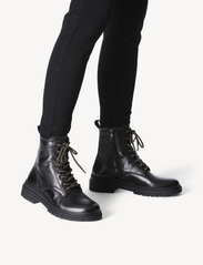 Tamaris - Women Boots - Šņorējami zābaki - black - 1