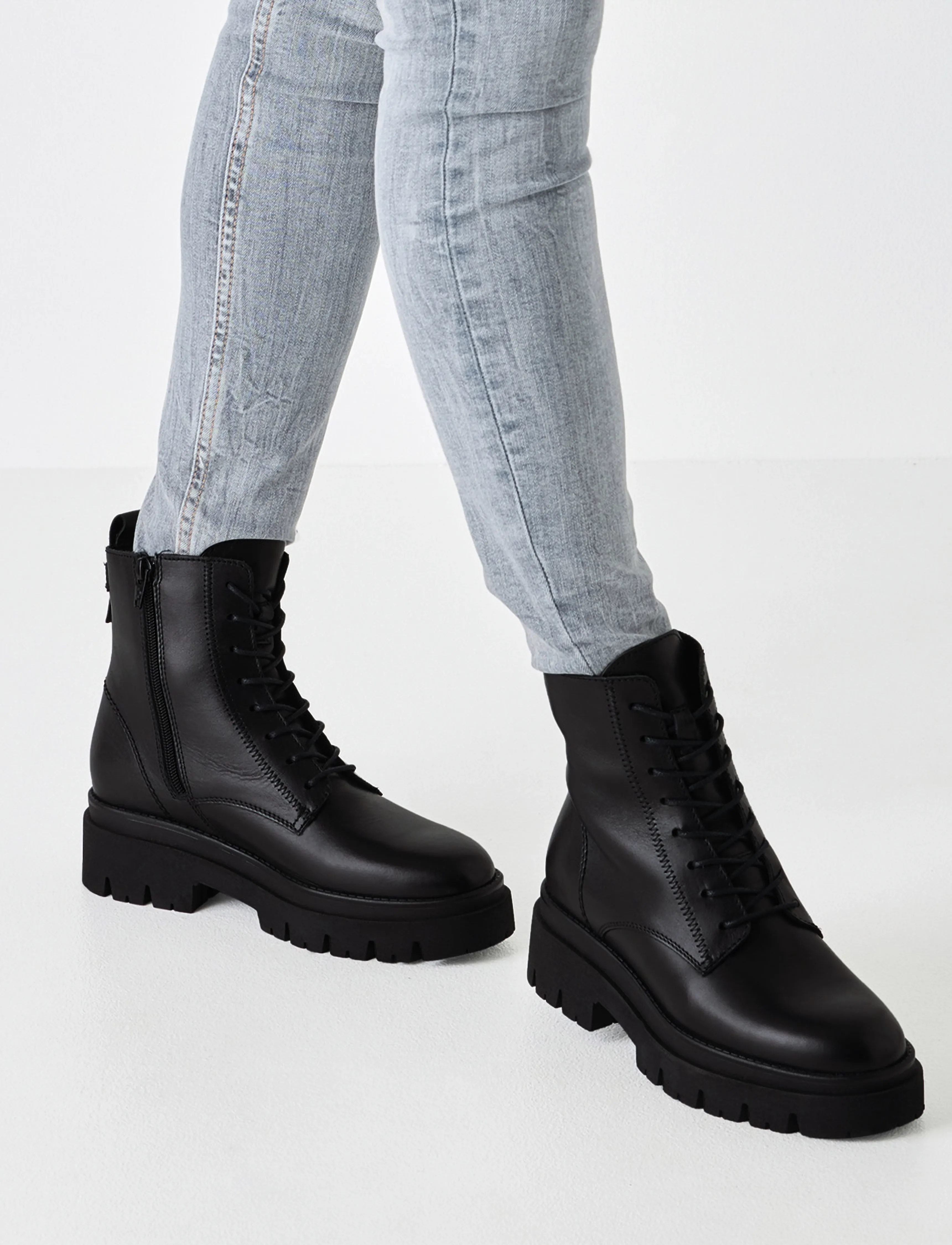 Tamaris - Women Boots - nauhalliset nilkkurit - black - 5