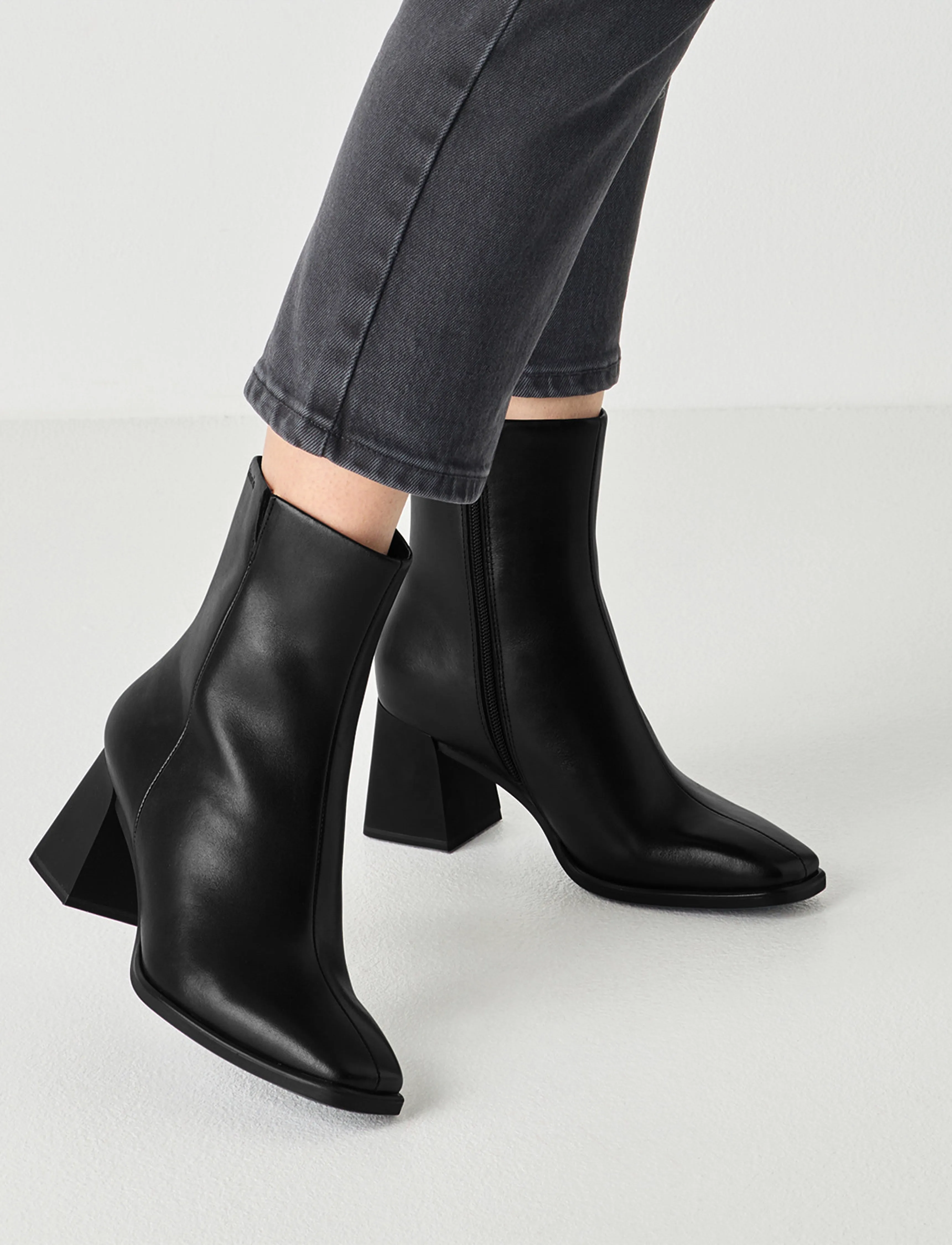 Tamaris - Women Boots - stiefeletten mit absatz - black leather - 5