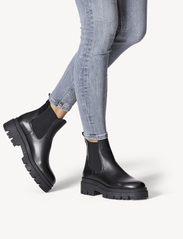Tamaris - Women Boots - chelsea boots - black leather - 5