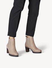 Tamaris - Women Boots - høj hæl - taupe - 5