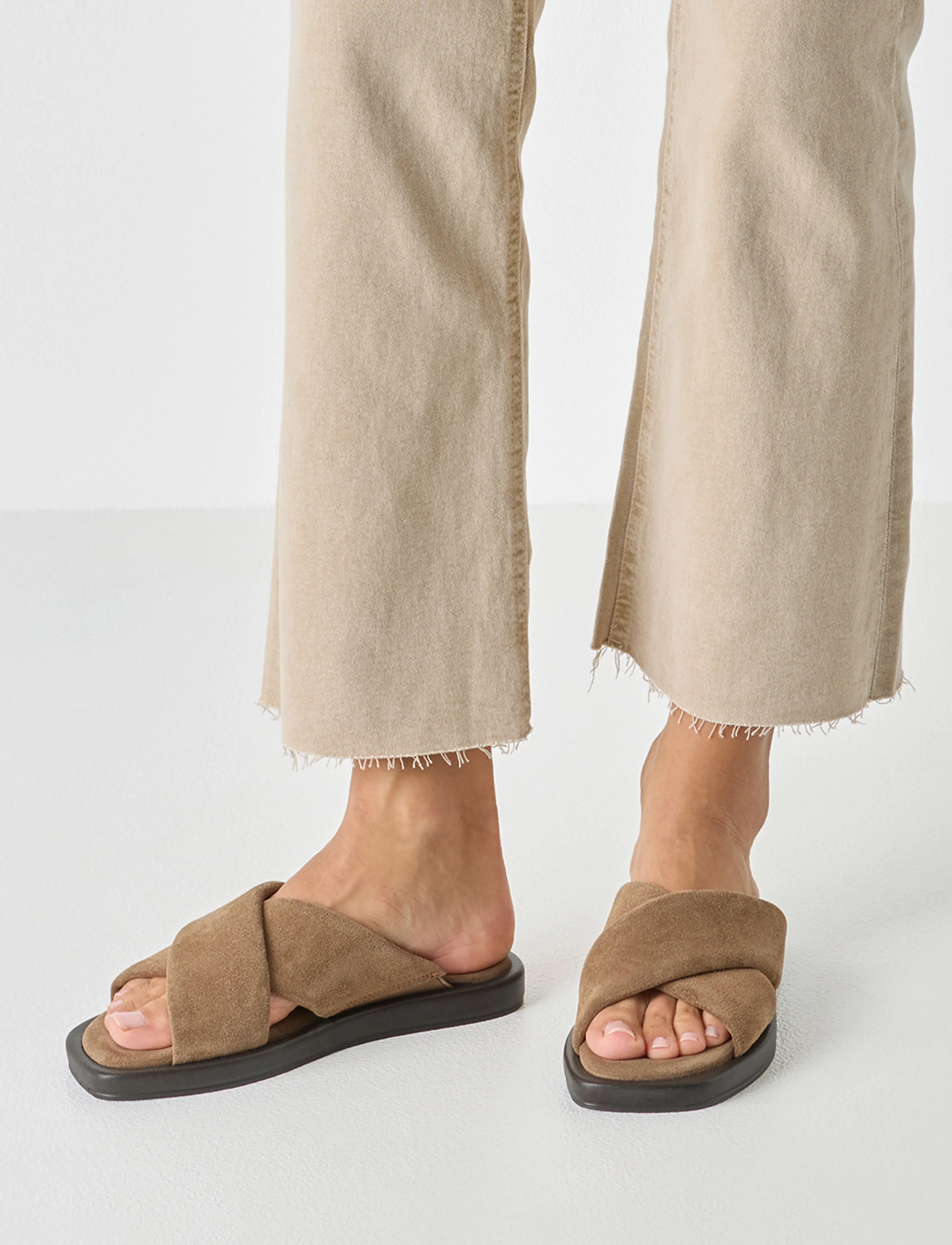 Tamaris - Women Slides - flache sandalen - brown suede - 5