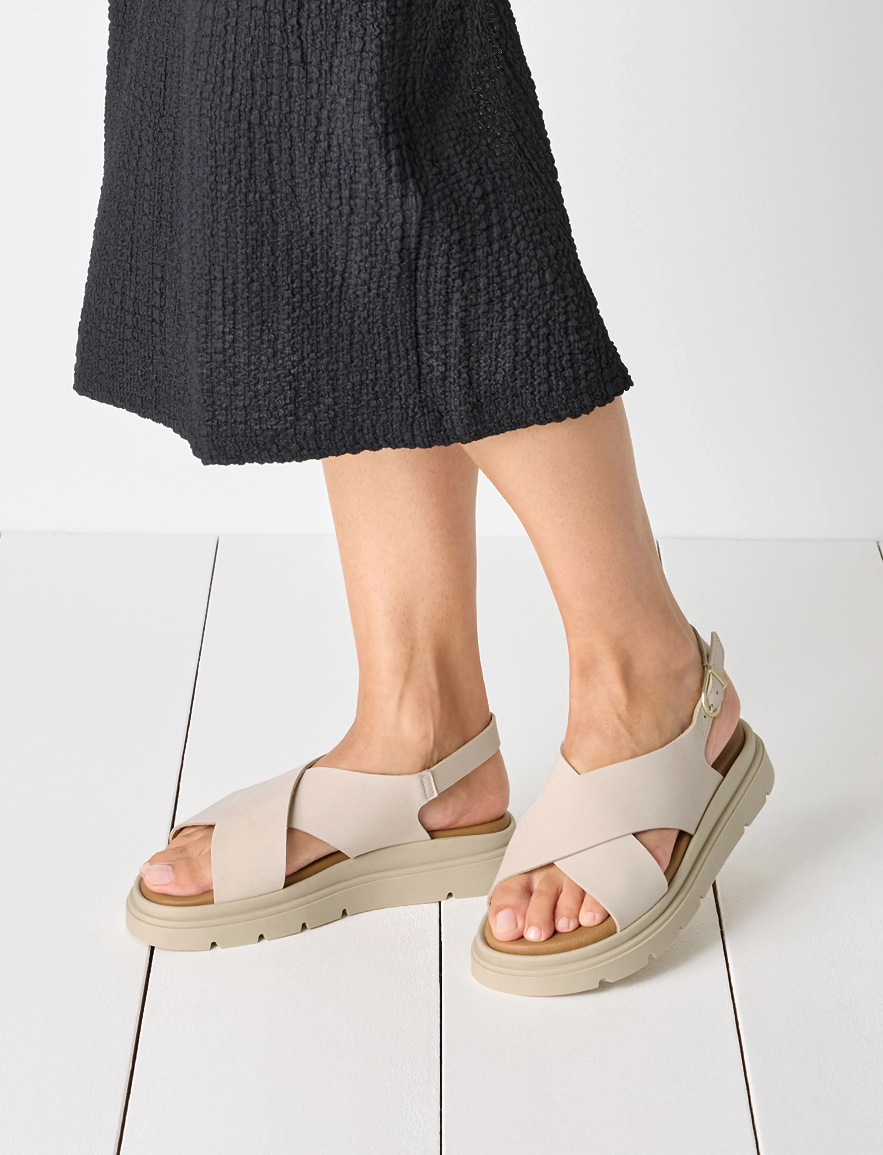 Tamaris - Women Sandals - flade sandaler - ivory nubuc - 5