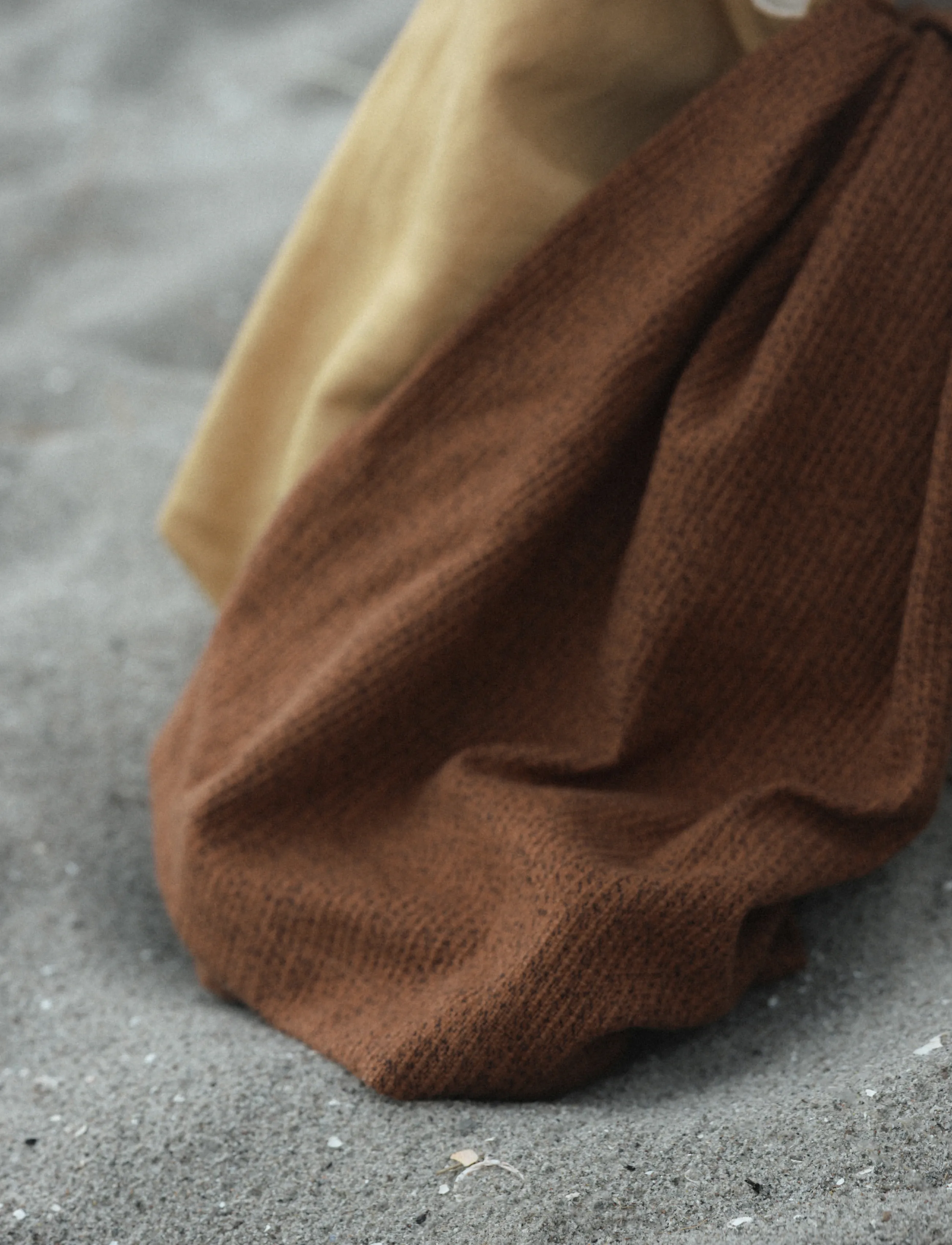 TAMEKO - Kin Yoga Blanket - amber - 1