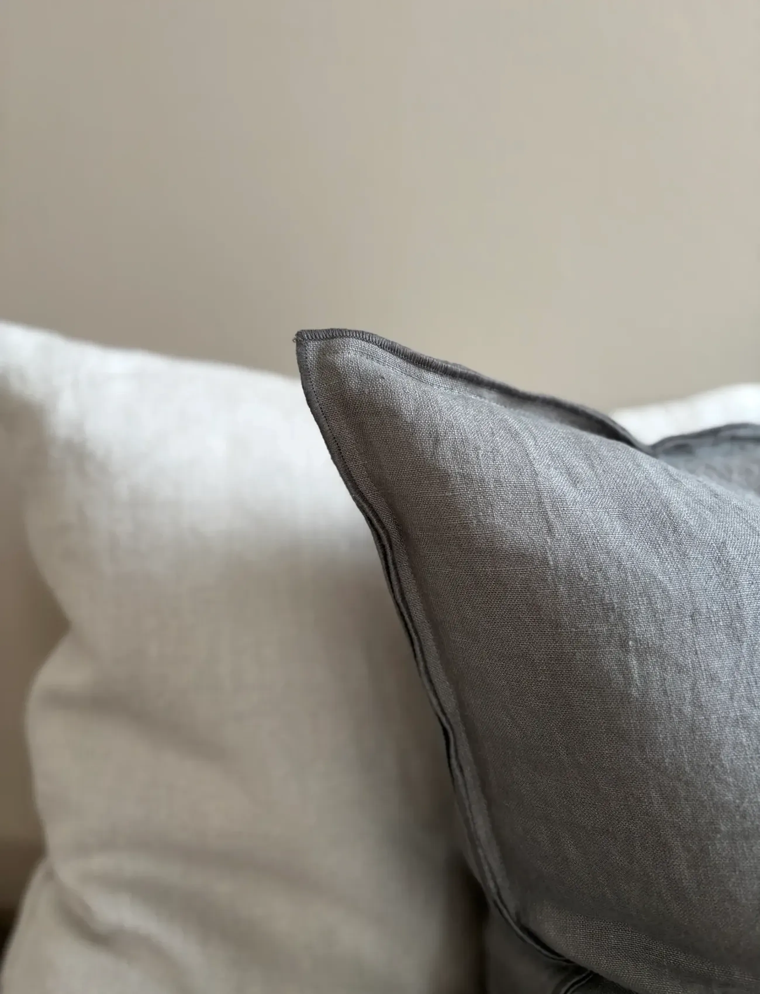 TAMEKO - Merrow Linen Cushion - dark grey - 1