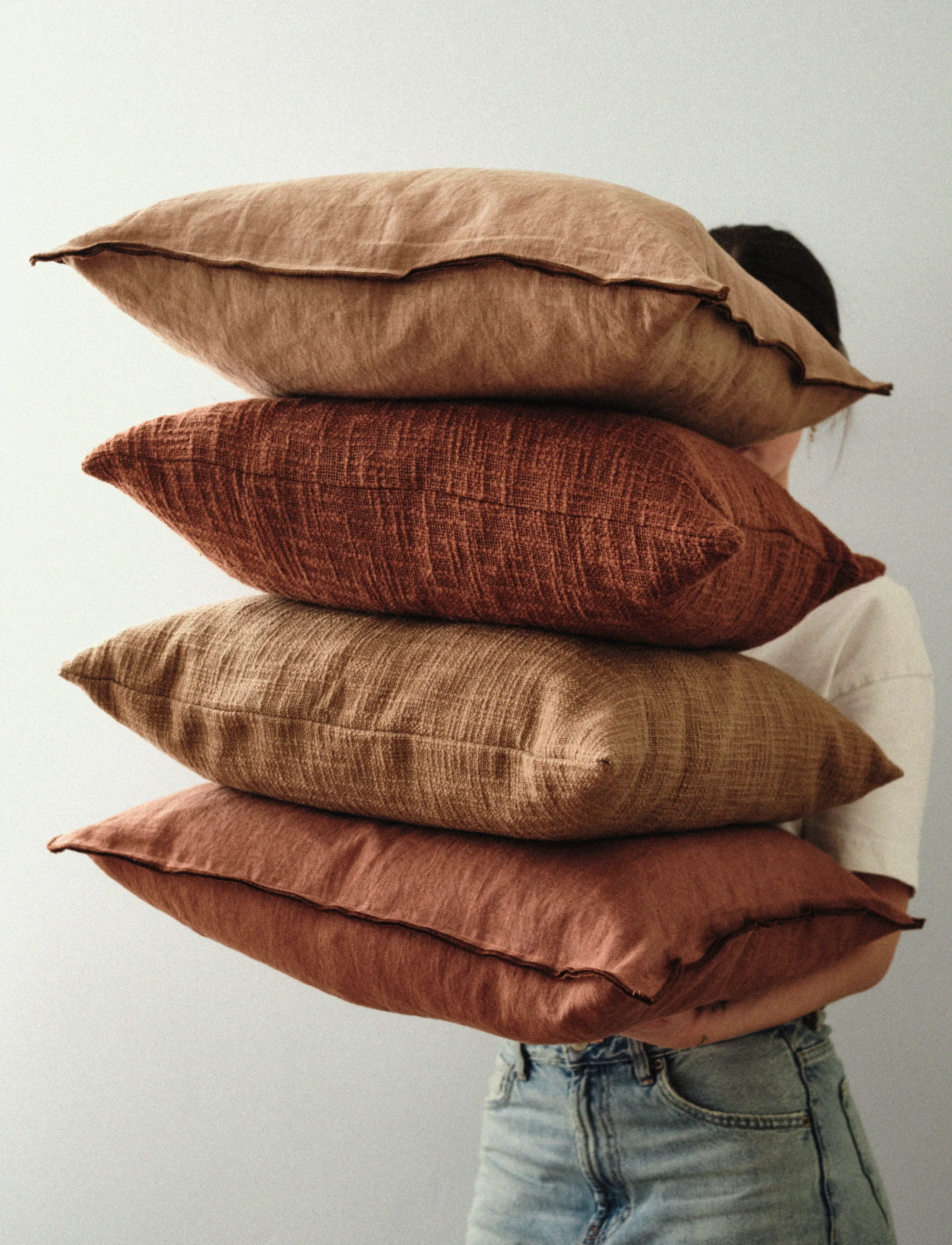 TAMEKO - Merrow Linen Cushion - rust - 2