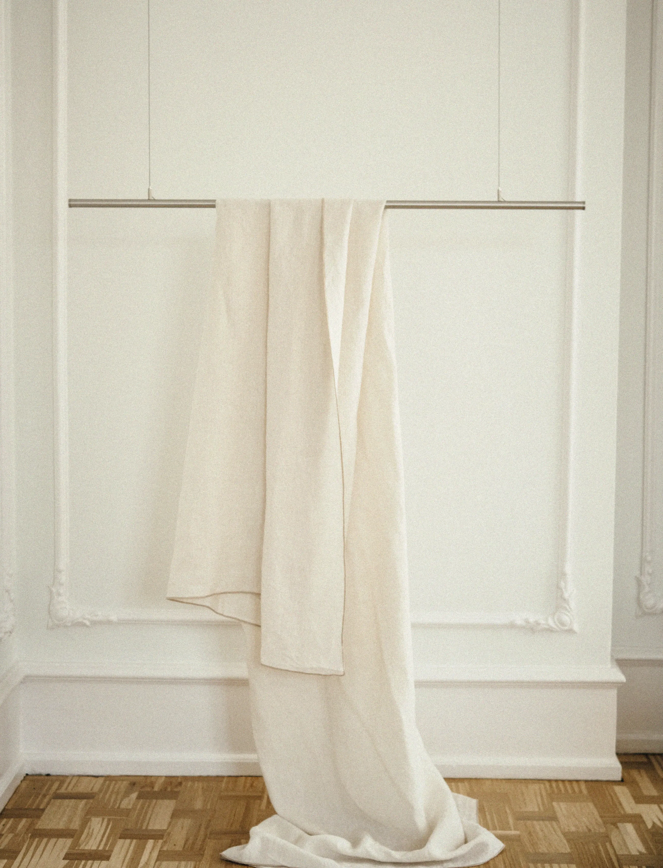 TAMEKO - Merrow Linen Table Cloth - natural - 0