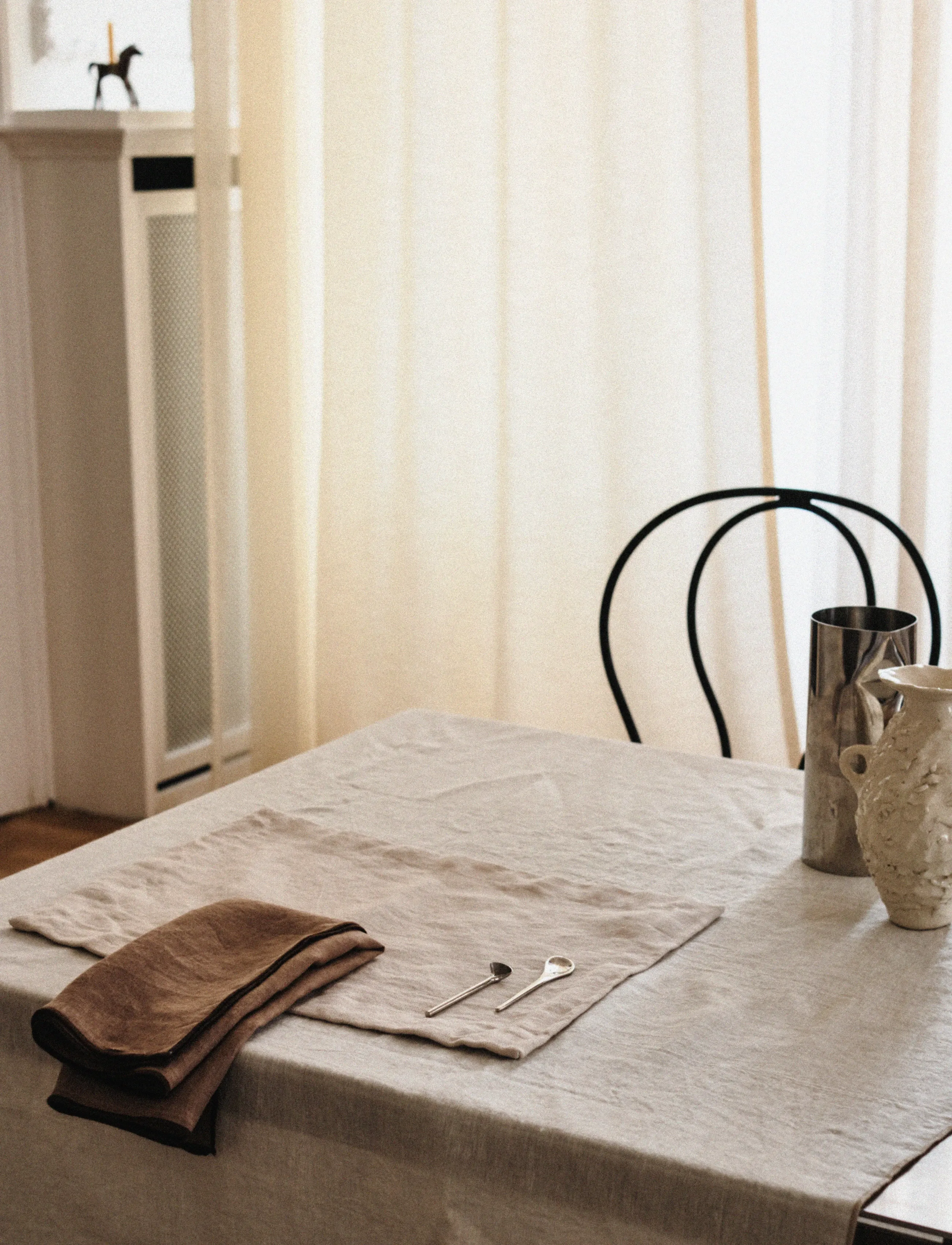TAMEKO - Merrow Linen Table Cloth - natural - 2
