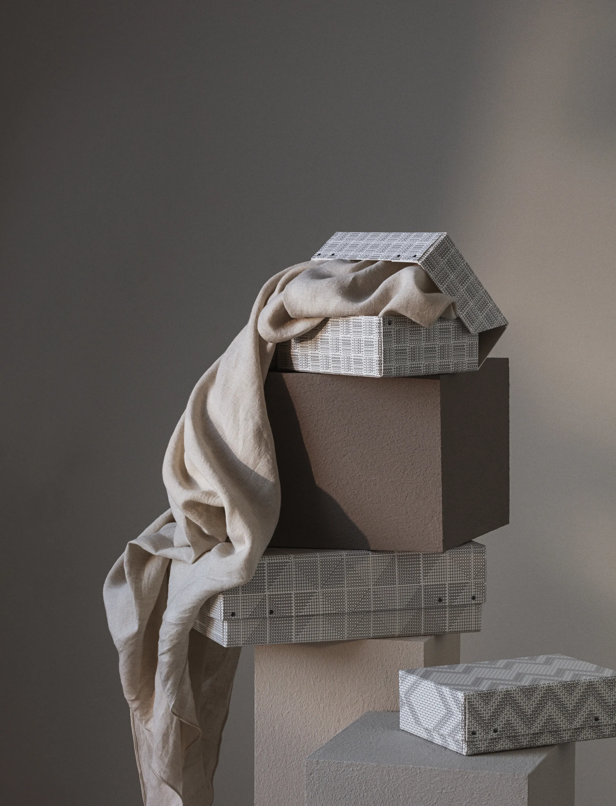TAMEKO - Merrow Linen Table Cloth - natural - 3