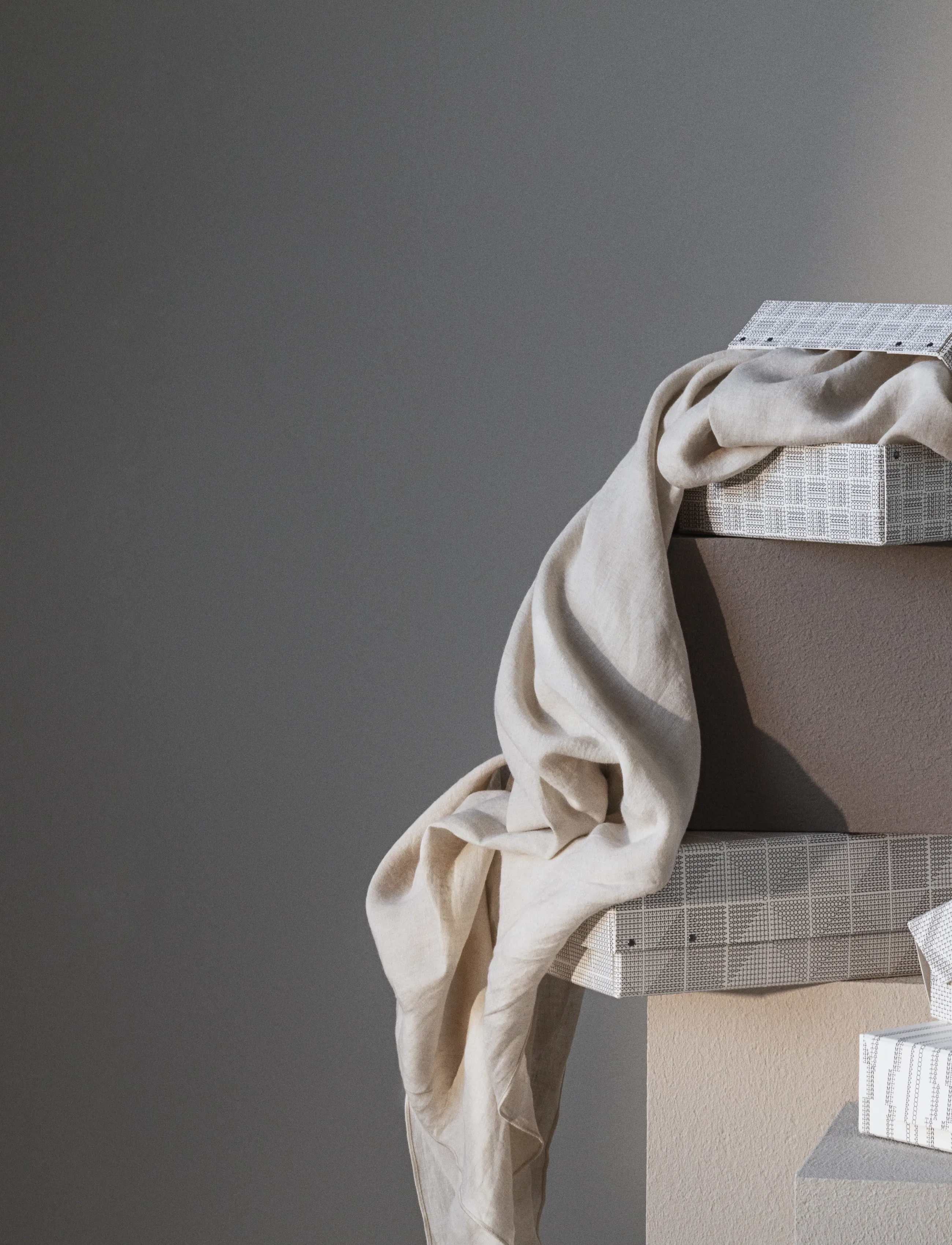 TAMEKO - Merrow Linen Table Cloth - natural - 4