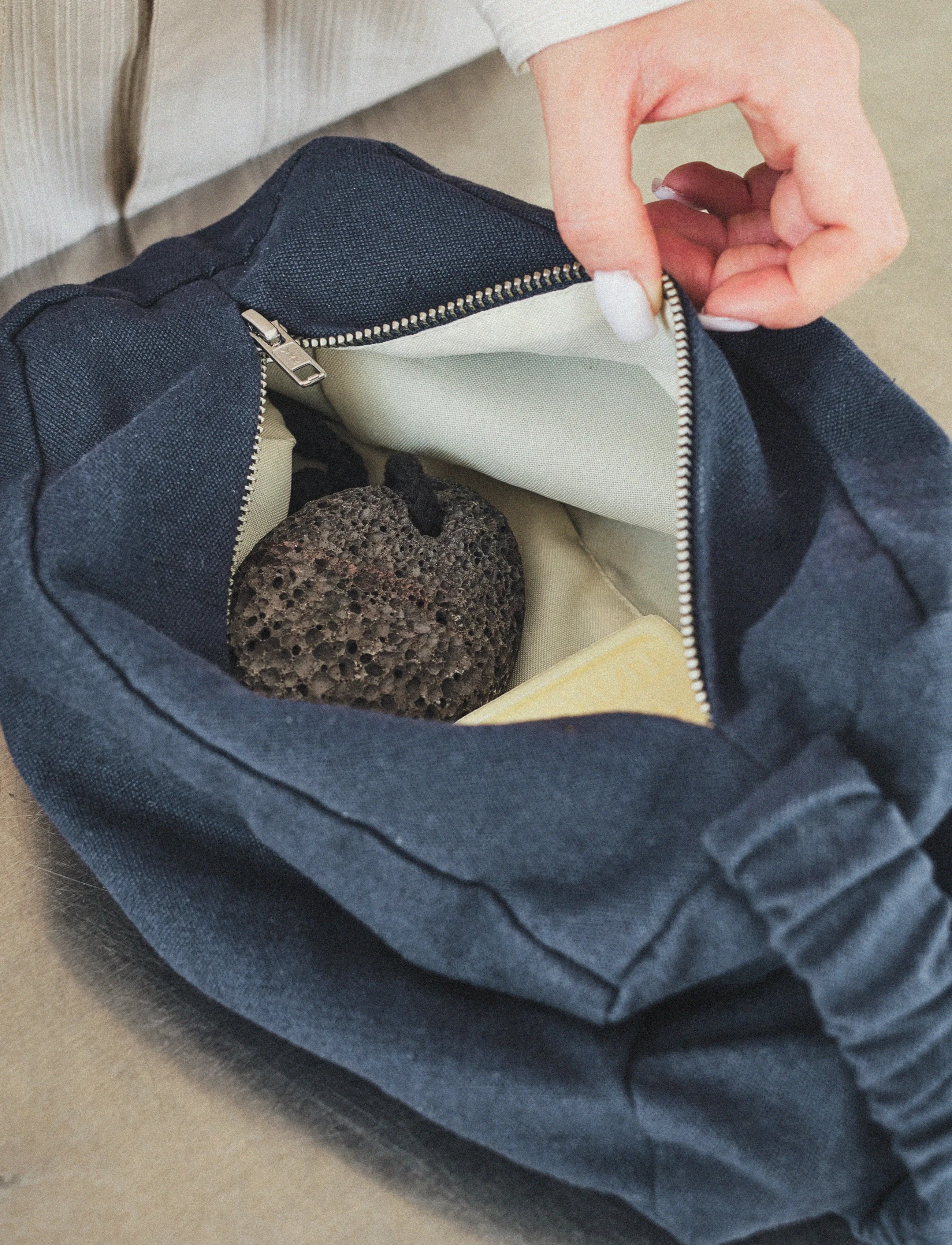TAMEKO - Mira Pouch - indigo - 3