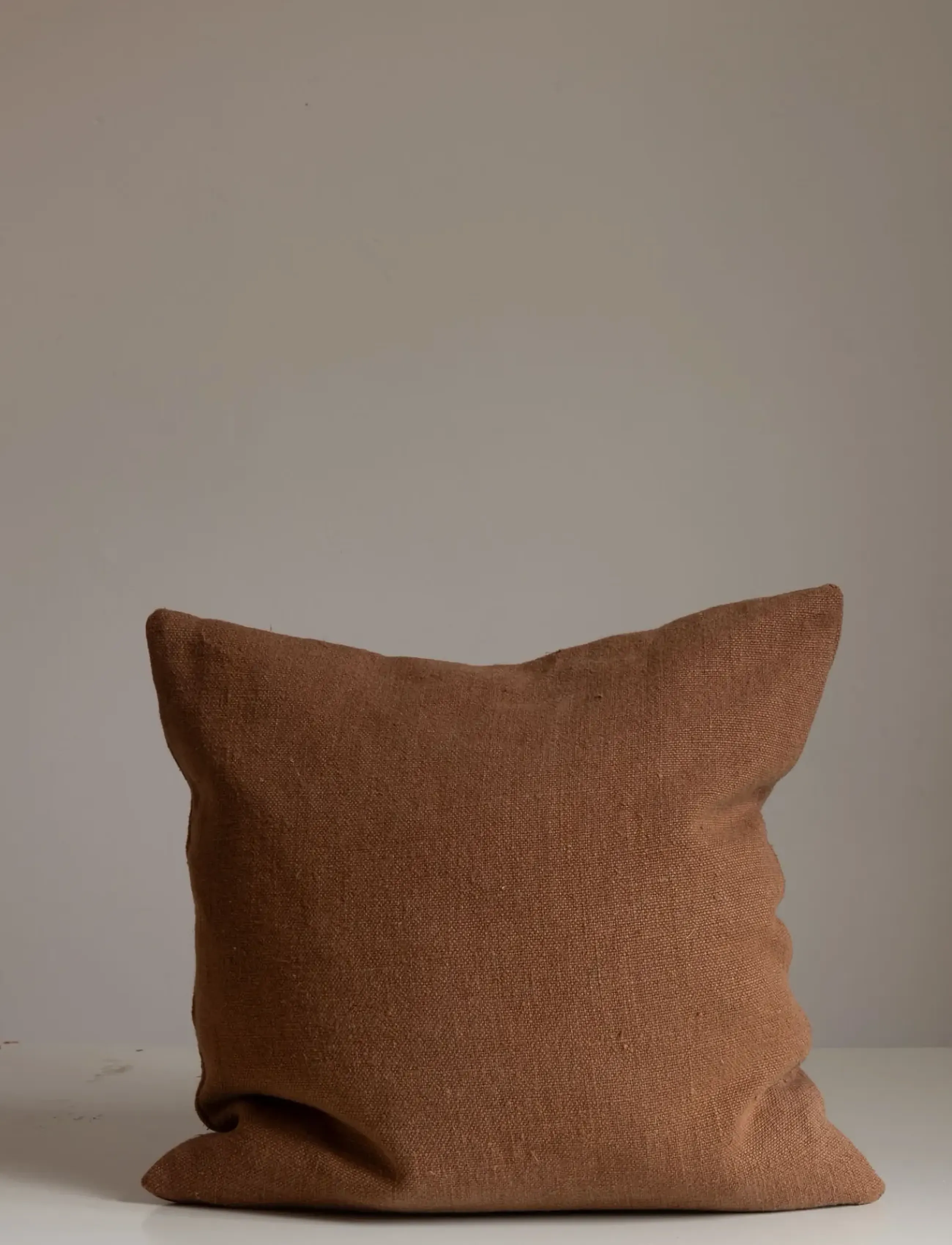 TAMEKO - Rue Linen Cushion - rust - 2