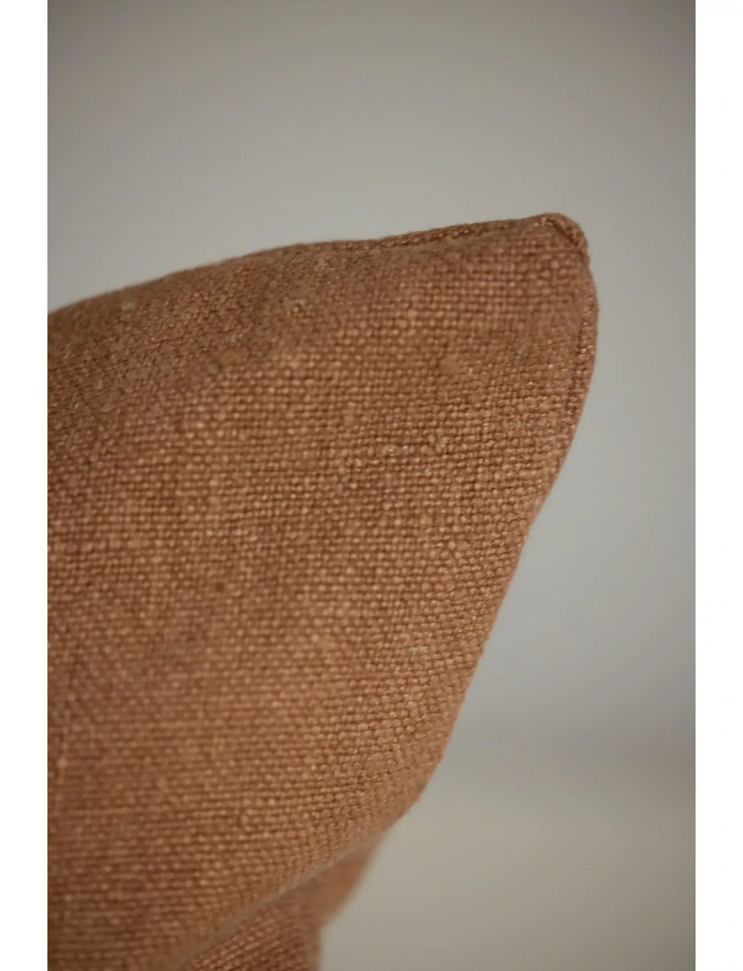 TAMEKO - Rue Linen Cushion - rust - 4