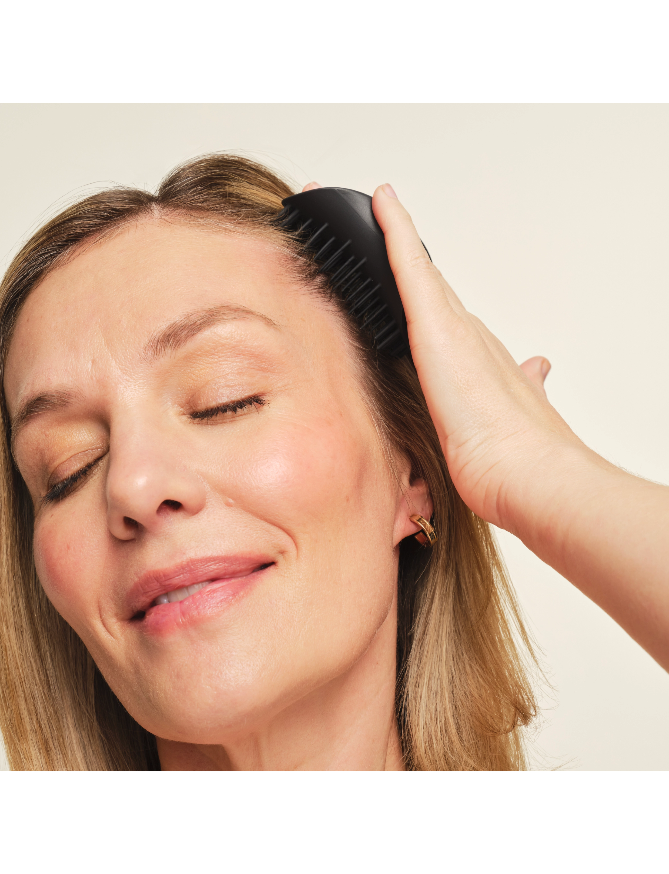 Tangle Teezer - Tangle Teezer Scalp Exfoliator & Massager Onyx Black - peanahahooldused - no colour - 5