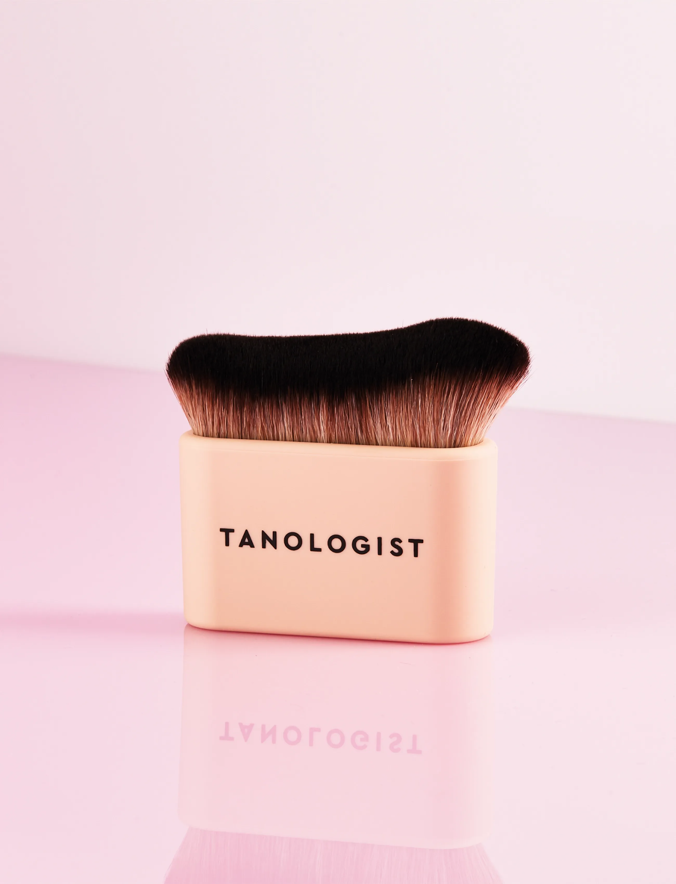 Tanologist - Tanologist Kabuki Brush Boxed - no color - 3