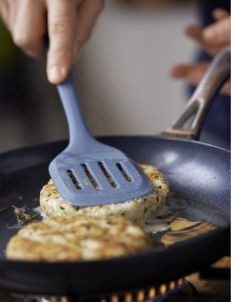 Tareq Taylor - Spatula Annie - fischschneider & spatel - indigo - 4