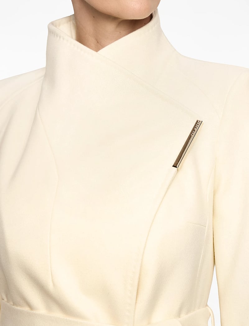 Ted Baker London - ROSESS - ulljackor - ivory - 5