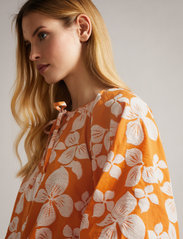 Ted Baker London - MADIA - long-sleeved blouses - dk-orange - 3