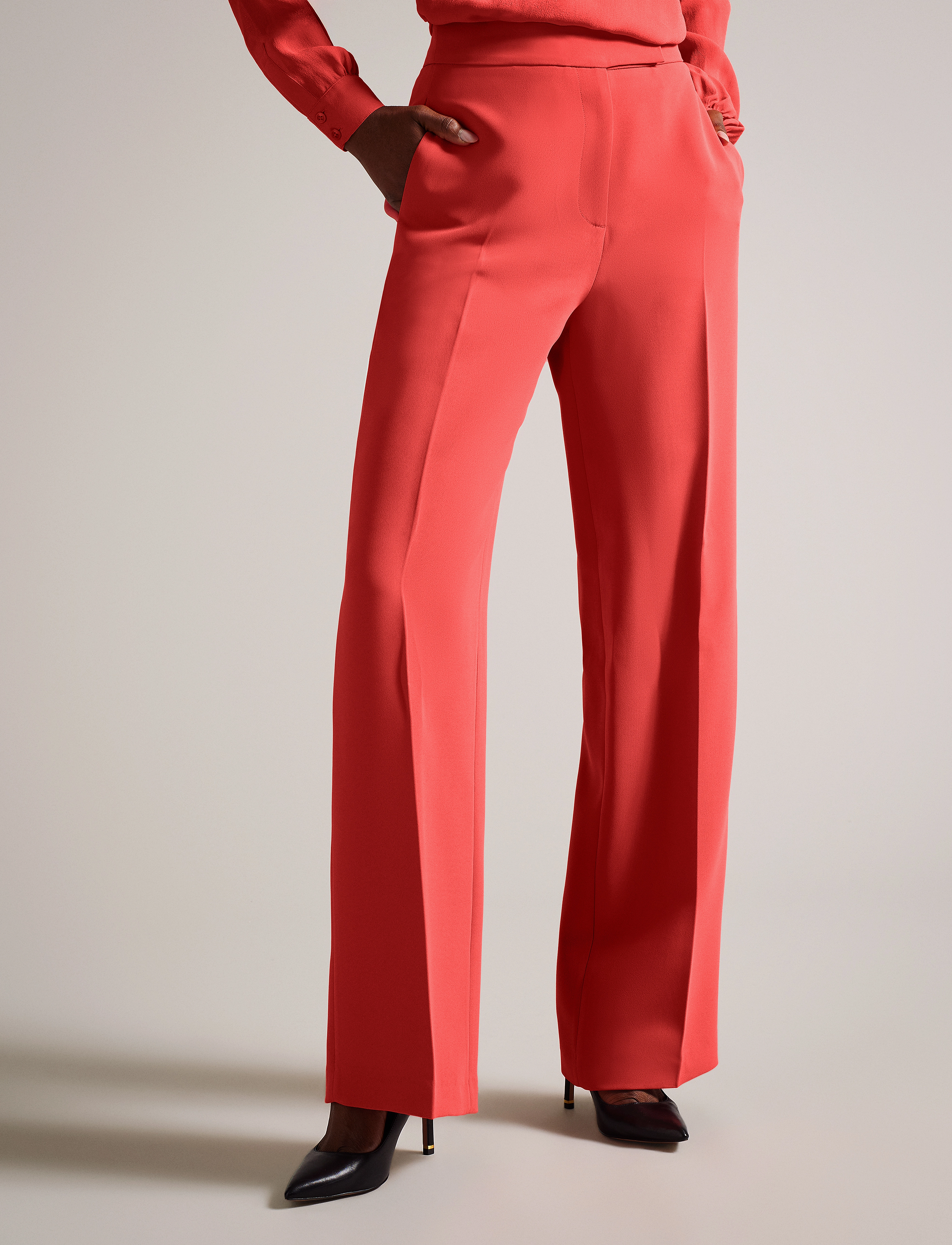 Ted Baker London - SAYAKAT - leveälahkeiset housut - coral - 3