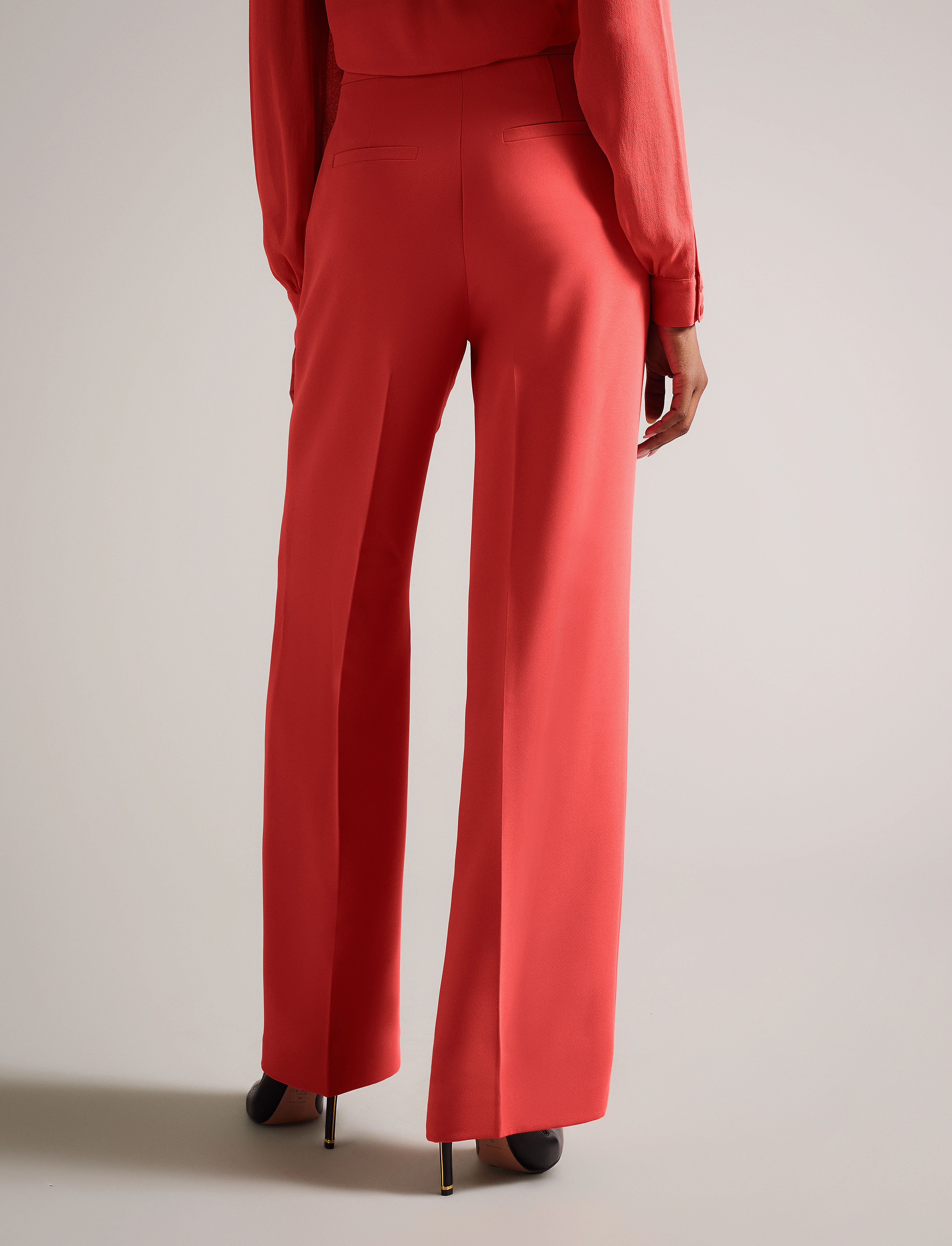 Ted Baker London - SAYAKAT - leveälahkeiset housut - coral - 4